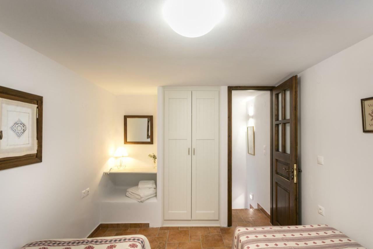 Traditional Inn Pirethron Apérathosz Kültér fotó
